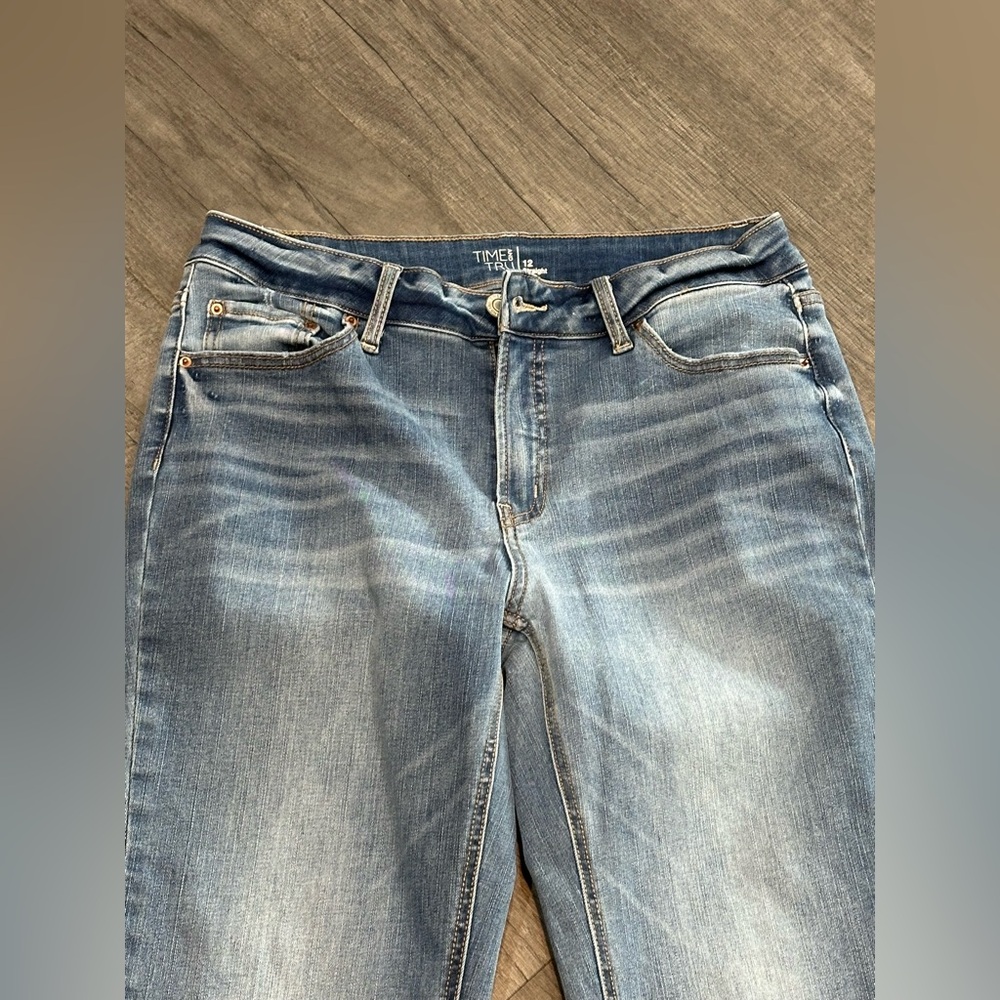Womens Time and Tru straight leg jeans size 12